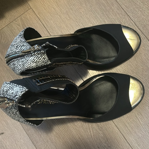 NEW Call it Spring Black and White Ankle Strap Heeled Sandal - Picture 5 of 6